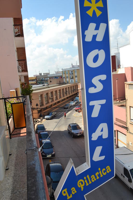 Hostal La Pilarica Патерна Екстериор снимка