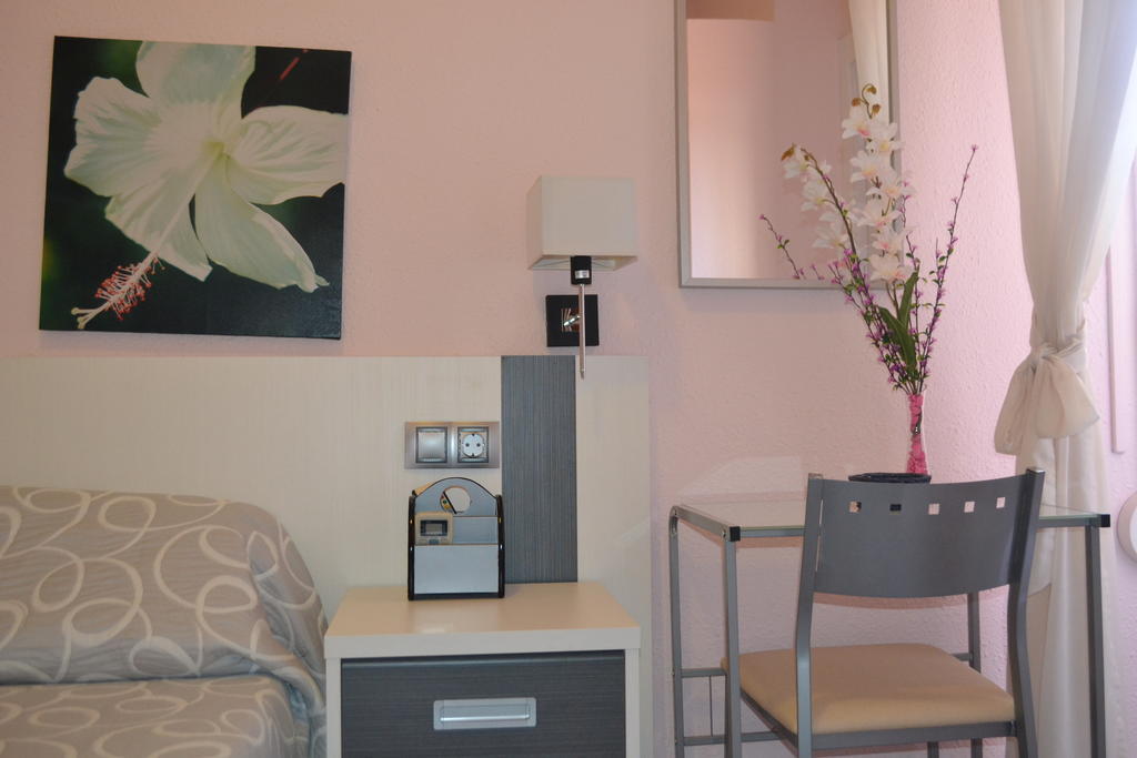 Hostal La Pilarica Патерна Стая снимка