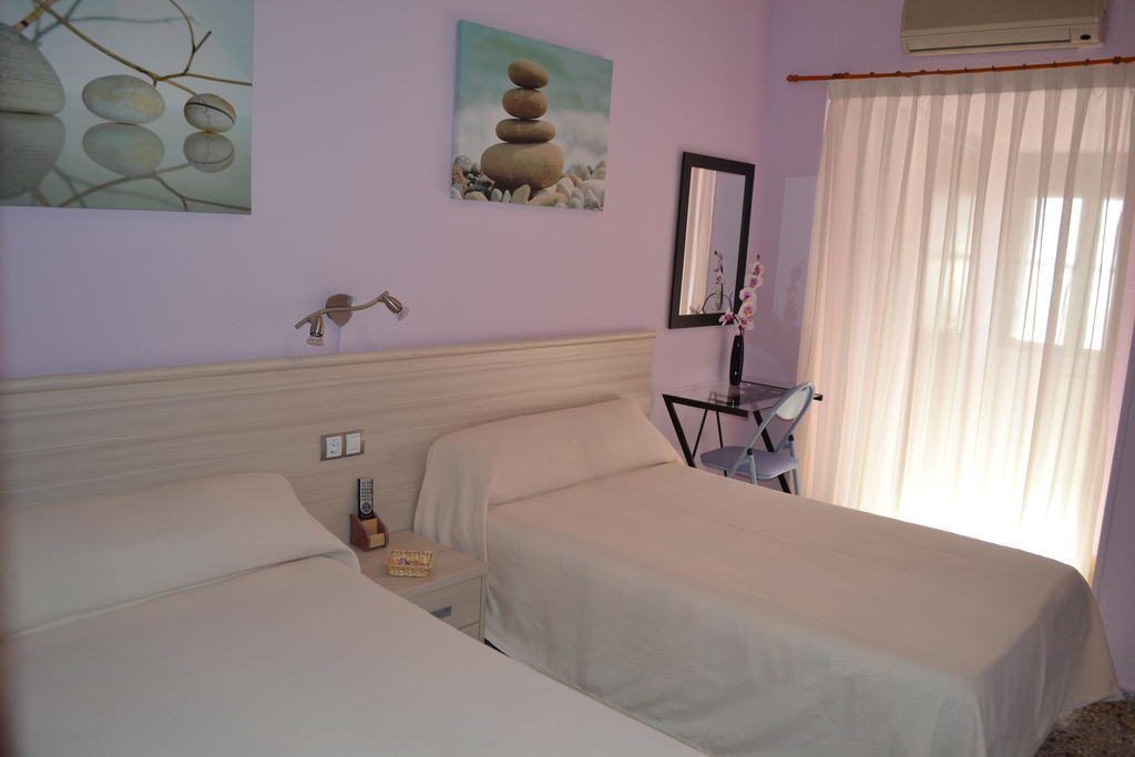 Hostal La Pilarica Патерна Стая снимка