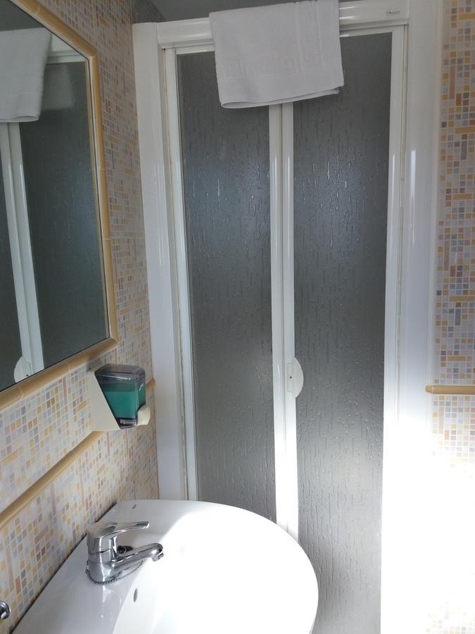 Hostal La Pilarica Патерна Екстериор снимка
