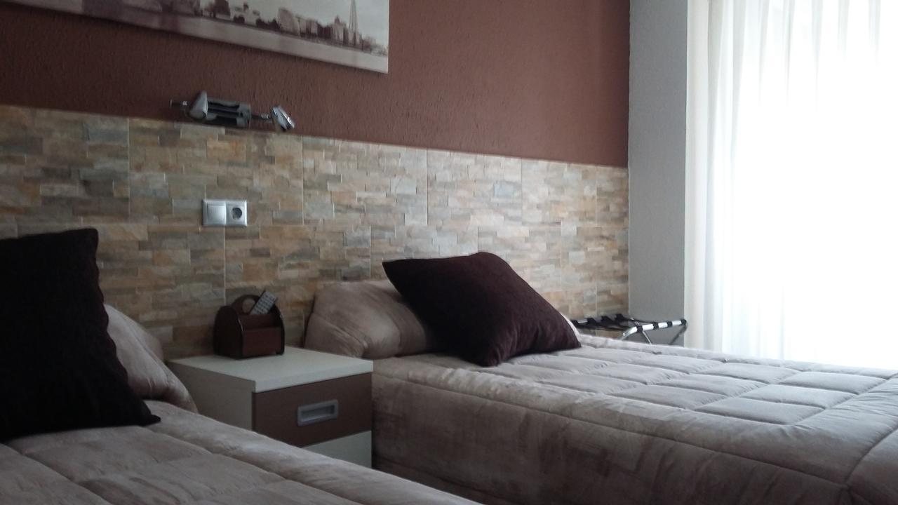 Hostal La Pilarica Патерна Екстериор снимка