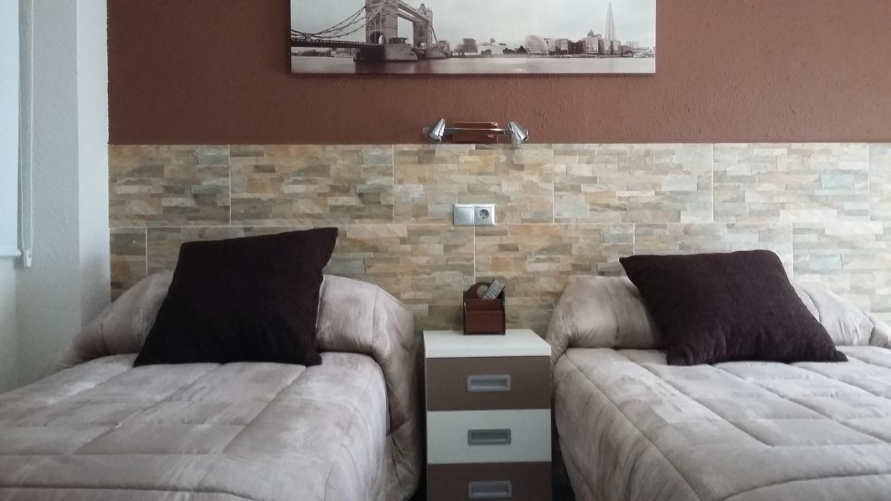 Hostal La Pilarica Патерна Екстериор снимка