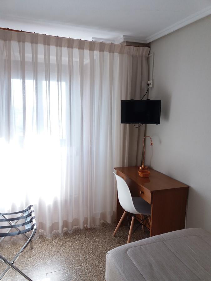 Hostal La Pilarica Патерна Екстериор снимка