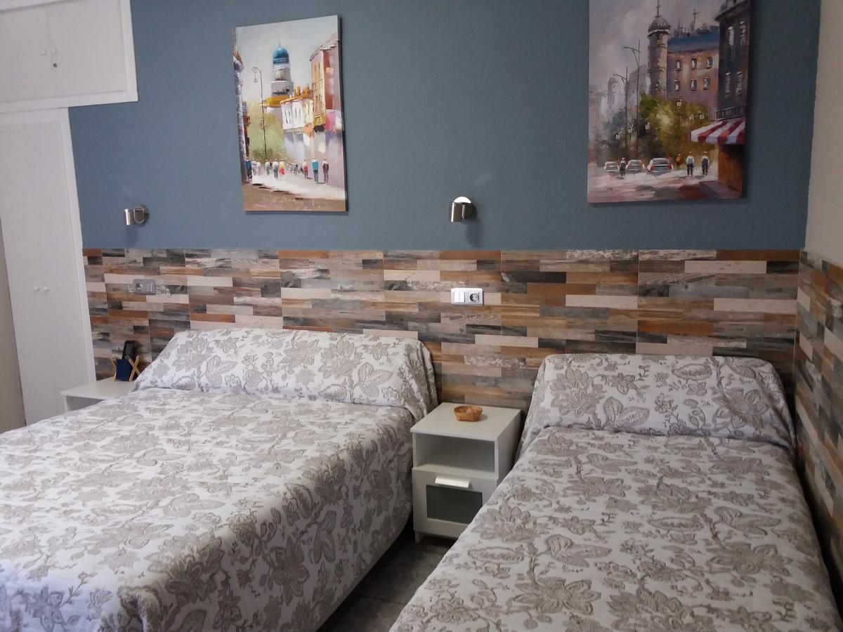 Hostal La Pilarica Патерна Екстериор снимка