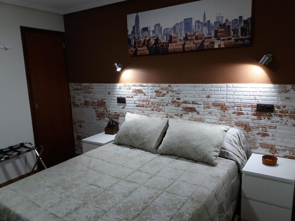 Hostal La Pilarica Патерна Екстериор снимка