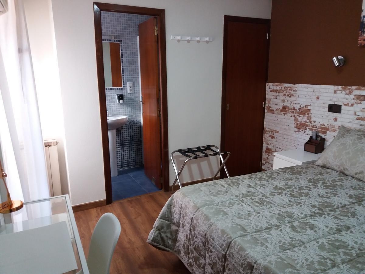 Hostal La Pilarica Патерна Екстериор снимка