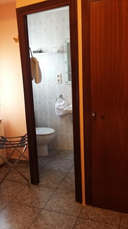 Hostal La Pilarica Патерна Екстериор снимка