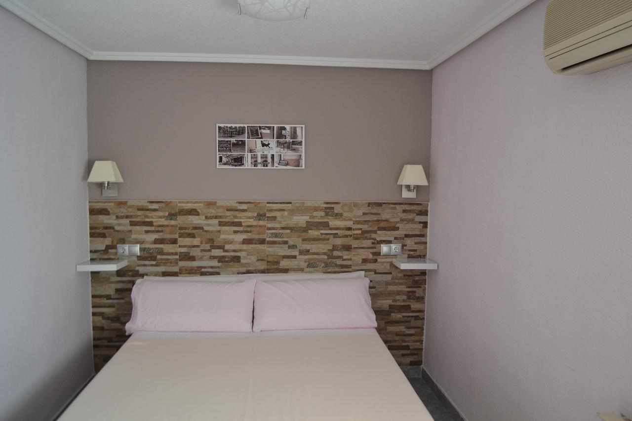 Hostal La Pilarica Патерна Екстериор снимка