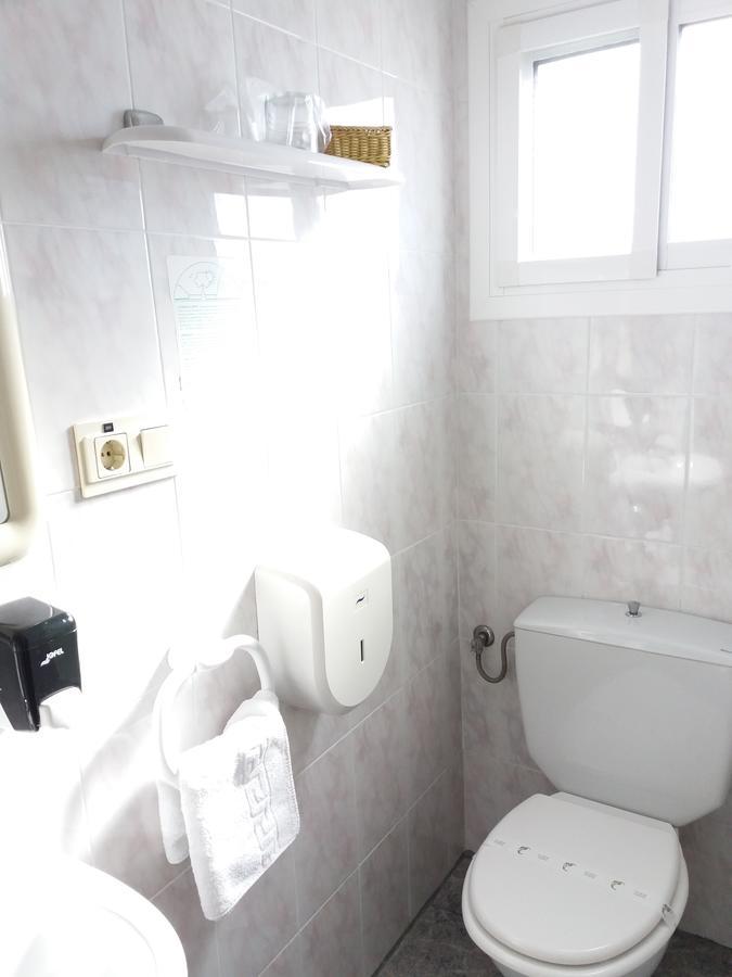 Hostal La Pilarica Патерна Екстериор снимка