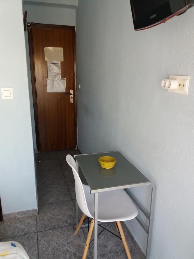 Hostal La Pilarica Патерна Екстериор снимка